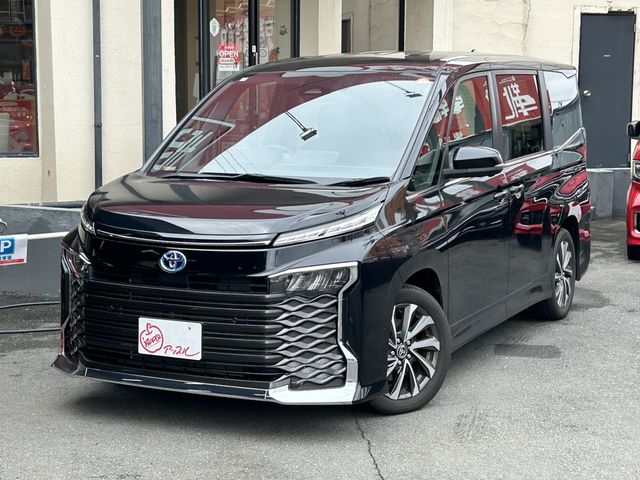 TOYOTA / VOXY HYBRID