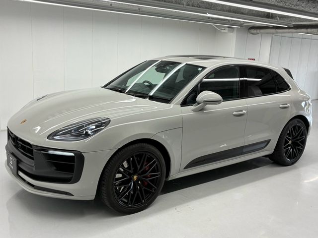PORSCHE / PORSCHE Macan