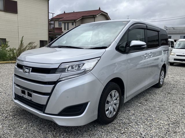 TOYOTA / NOAH