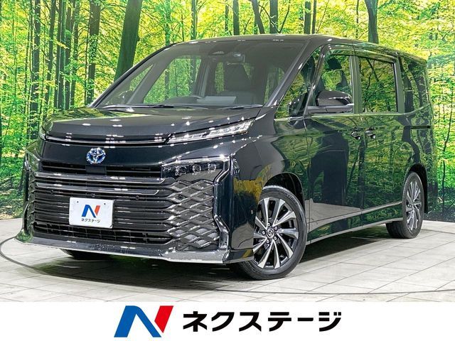 TOYOTA / VOXY HYBRID