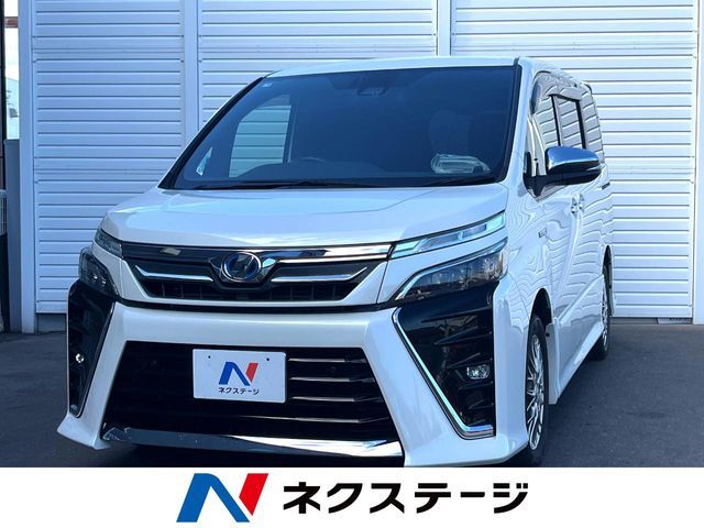 TOYOTA / VOXY HYBRID
