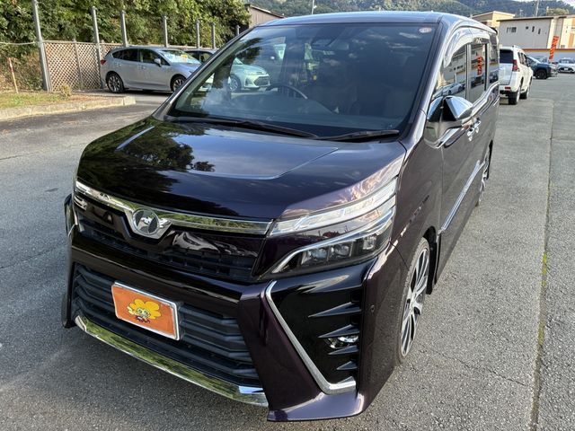 TOYOTA / VOXY 4WD