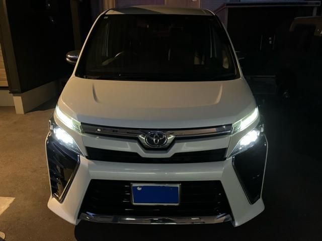 TOYOTA / VOXY 4WD