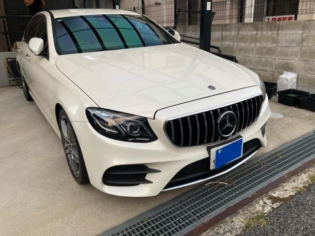MERCEDES BENZ / MERCEDES BENZ E class sedan