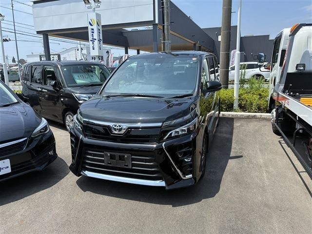 TOYOTA / VOXY