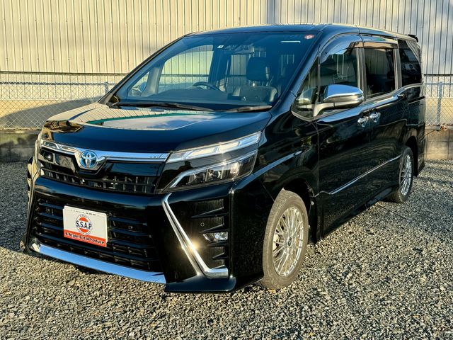 TOYOTA / VOXY HYBRID