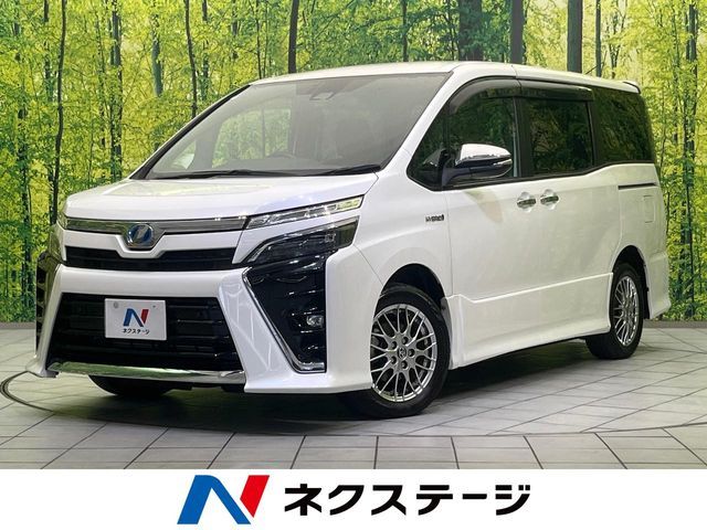 TOYOTA / VOXY HYBRID