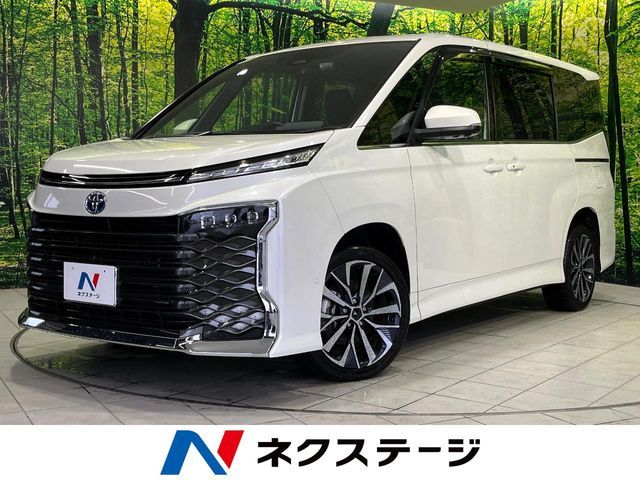 TOYOTA / VOXY HYBRID 4WD