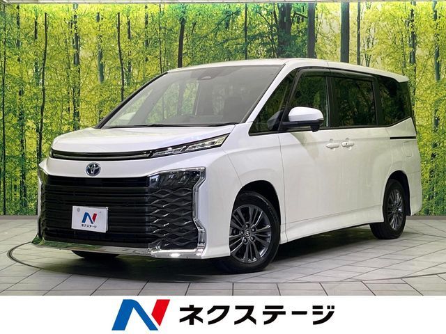 TOYOTA / VOXY HYBRID