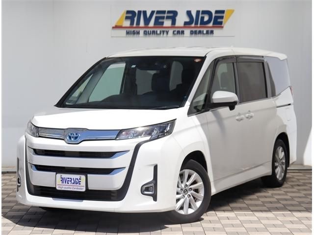 TOYOTA / NOAH HYBRID 4WD