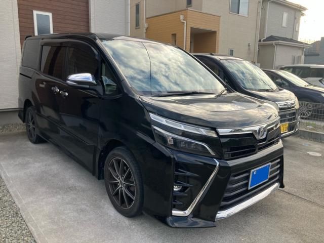 TOYOTA / VOXY 4WD