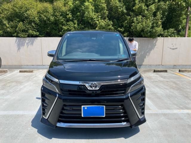 TOYOTA / VOXY