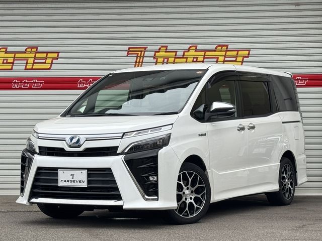 TOYOTA / VOXY HYBRID