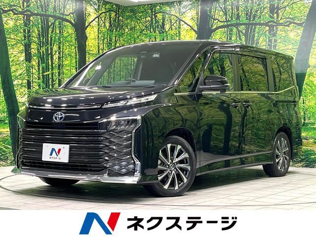 TOYOTA / VOXY HYBRID