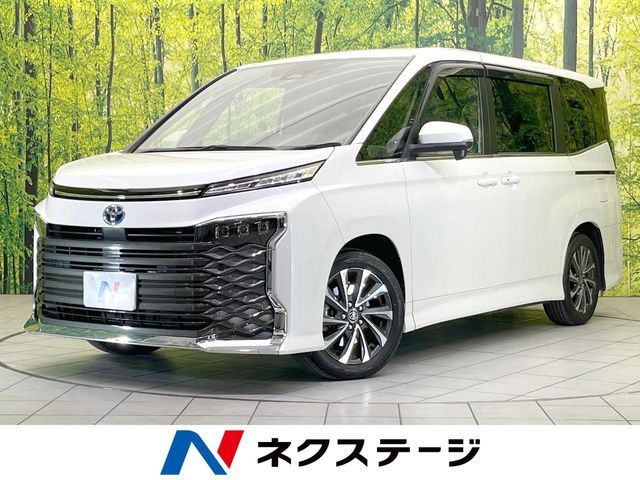 TOYOTA / VOXY HYBRID