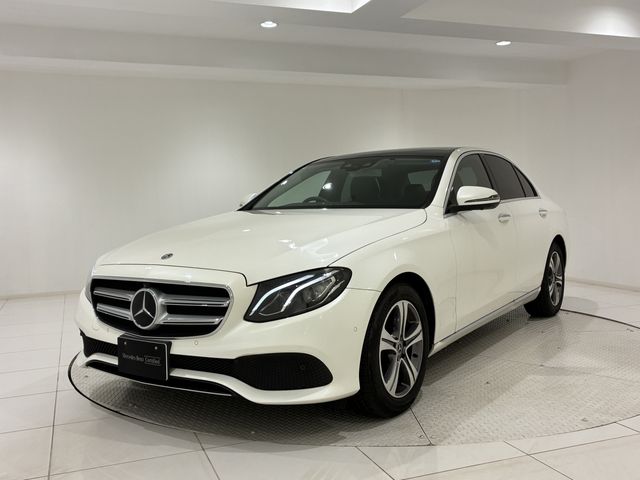 MERCEDES BENZ / MERCEDES BENZ E class sedan