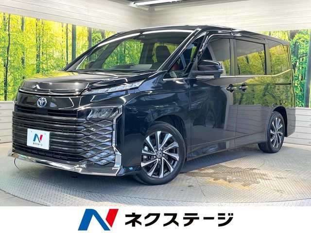 TOYOTA / VOXY HYBRID