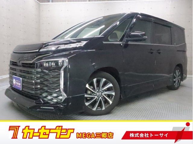 TOYOTA / VOXY HYBRID