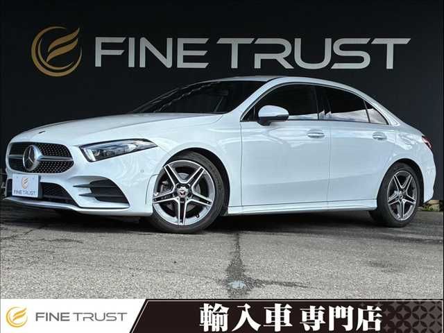 MERCEDES BENZ / MERCEDES BENZ A class sedan