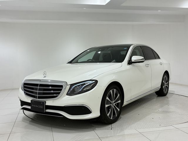 MERCEDES BENZ / MERCEDES BENZ E class sedan