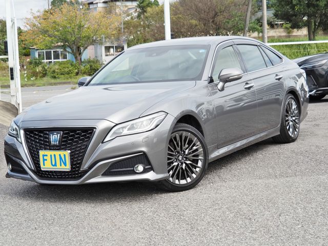 TOYOTA / CROWN sedan hybrid 4WD
