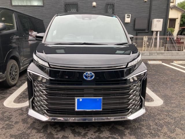 TOYOTA / VOXY HYBRID