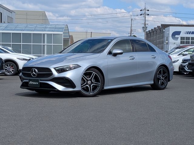 MERCEDES BENZ / MERCEDES BENZ A class sedan