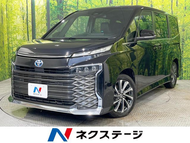 TOYOTA / VOXY HYBRID