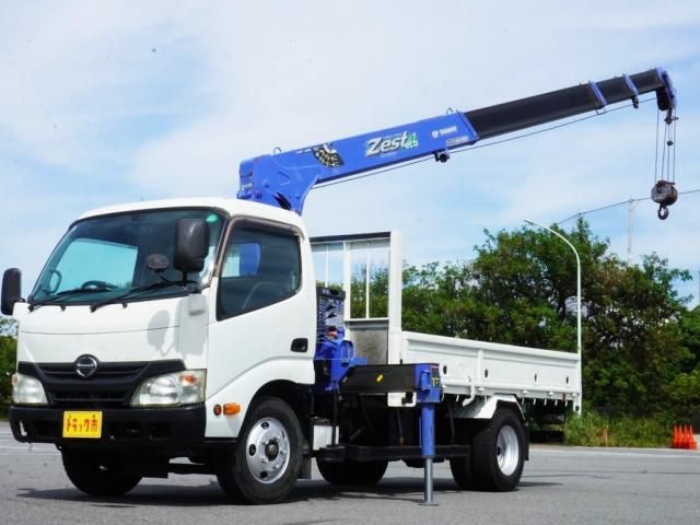 Japanese used car Ref# 1702258 HINO / DUTRO
