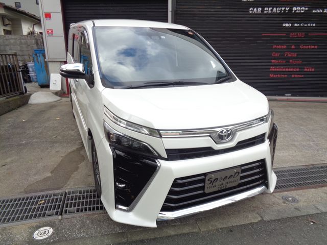 TOYOTA / VOXY
