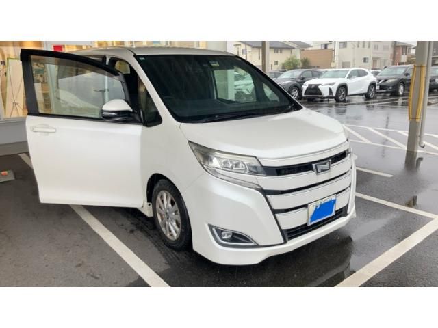 TOYOTA / NOAH