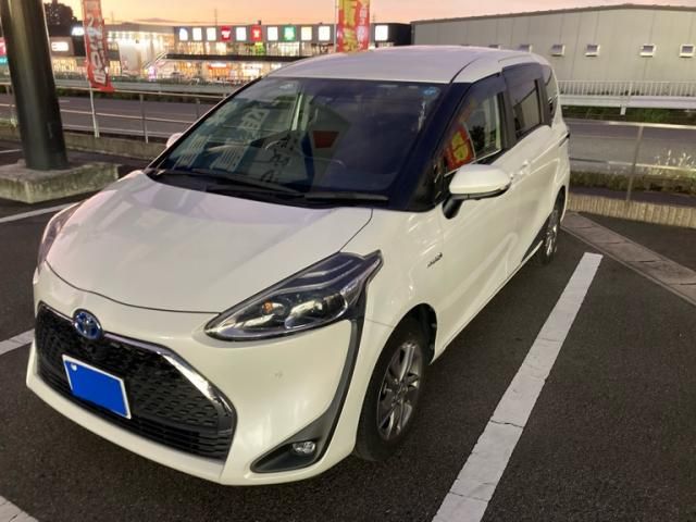 Japanese used car Ref# 1702660 TOYOTA / SIENTA HYBRID