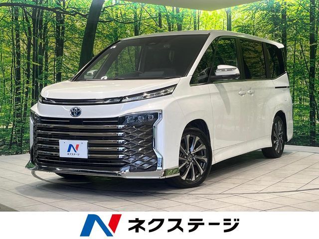 TOYOTA / VOXY HYBRID