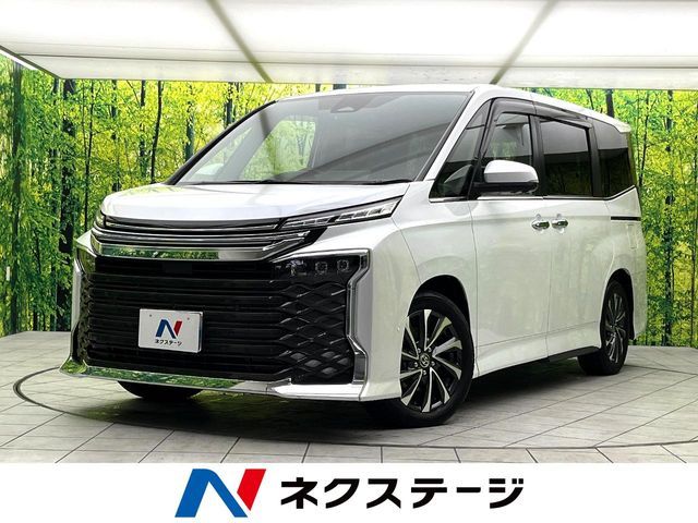 TOYOTA / VOXY HYBRID