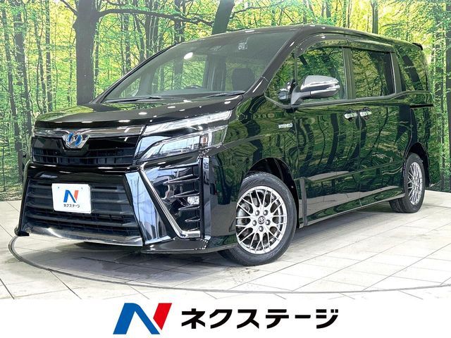 TOYOTA / VOXY HYBRID