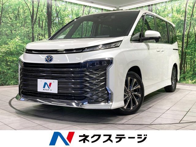 TOYOTA / VOXY HYBRID