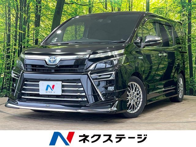 TOYOTA / VOXY HYBRID