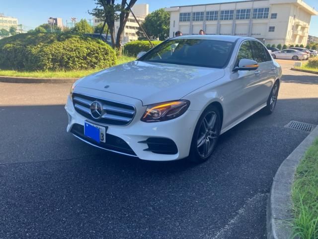 MERCEDES BENZ / MERCEDES BENZ E class sedan