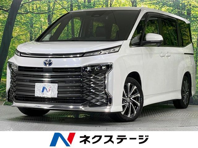 TOYOTA / VOXY HYBRID
