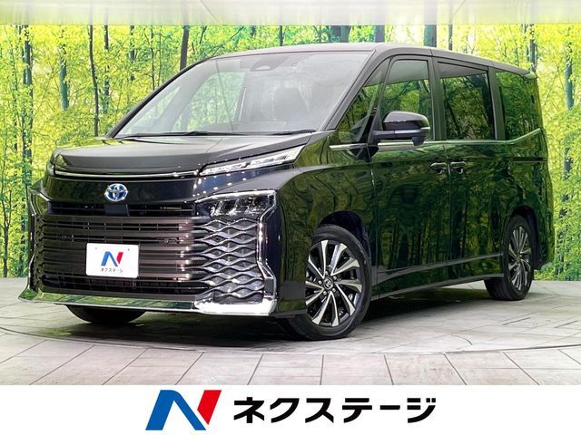 TOYOTA / VOXY HYBRID