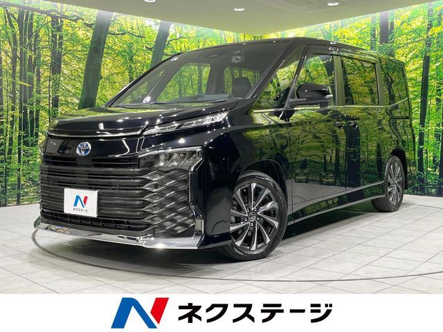 TOYOTA / VOXY HYBRID