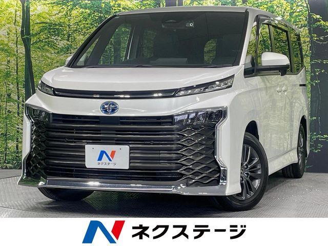 TOYOTA / VOXY HYBRID