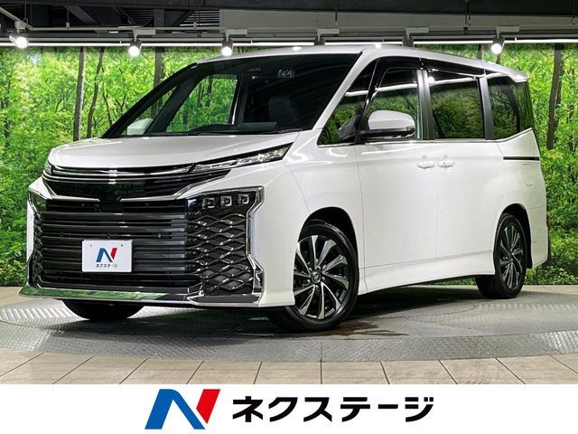 TOYOTA / VOXY HYBRID