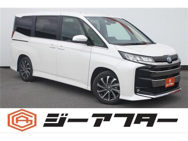 TOYOTA / NOAH HYBRID