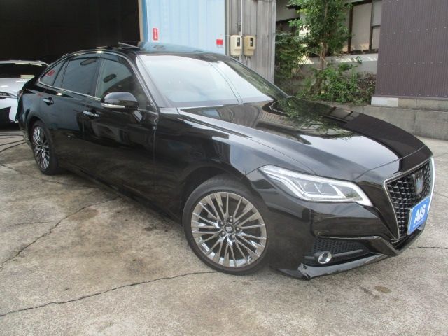 TOYOTA / CROWN sedan hybrid 4WD