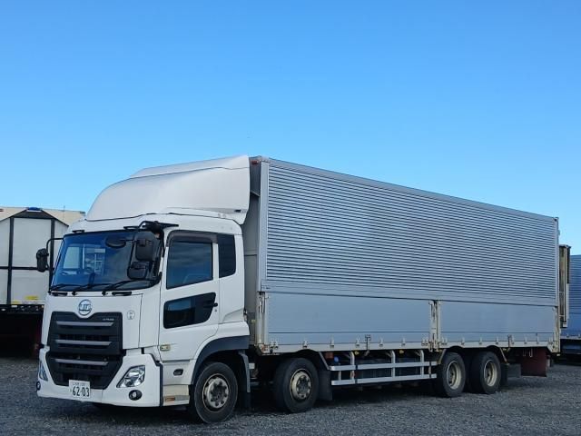 Japanese used car Ref# 1705227 NISSAN DIESEL / Quon