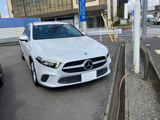 MERCEDES BENZ / MERCEDES BENZ A class sedan