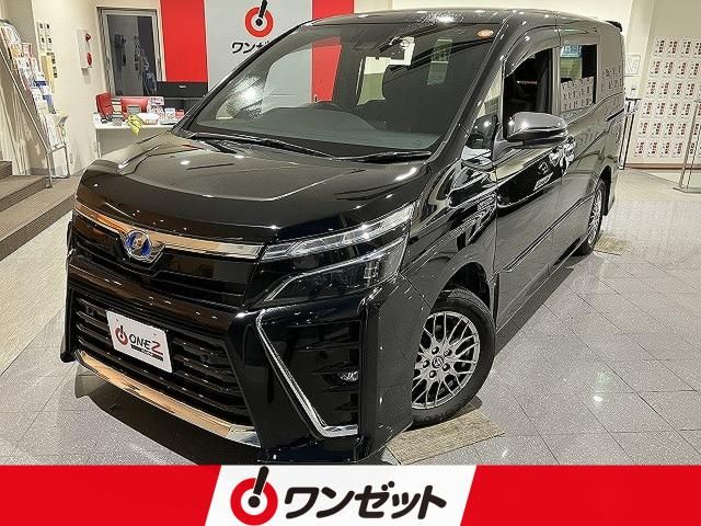 TOYOTA / VOXY HYBRID