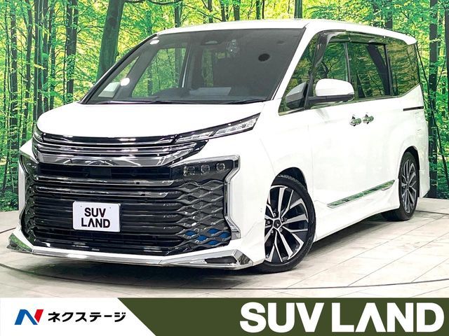 TOYOTA / VOXY HYBRID