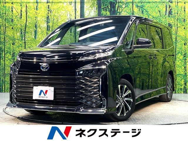 TOYOTA / VOXY HYBRID